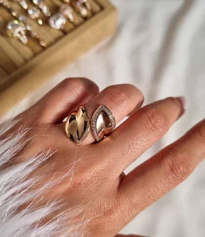 انگشتر طرح جواهر