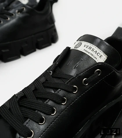 کفش کتانی مشکی VERSACE