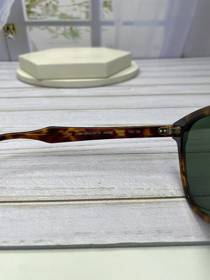 عینک آفتابی Ray-Ban RB 2398 ترکیب فریم کائوچو استات و عدسی کریستال با استاندارد UV400