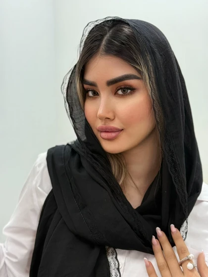 شال حاشیه گیپور مشکی