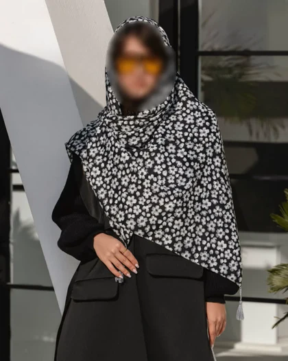 روسری نخی منگوله‌دار