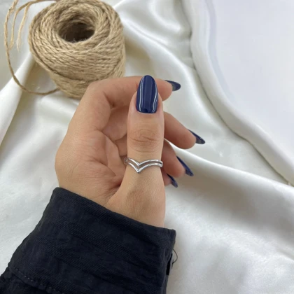 انگشتر زنانه مدل آوین خطی رنگ ثابت با قابلیت تنظیم سایز