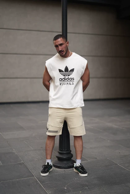 رکابی حلقه‌ای وست آدیداس سفید Pedro Pascal