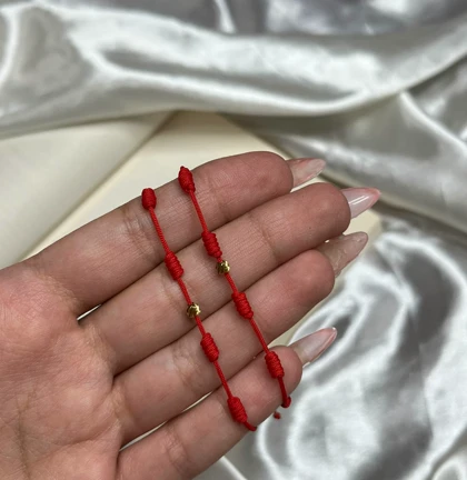 دستبند هفت گره قرمز