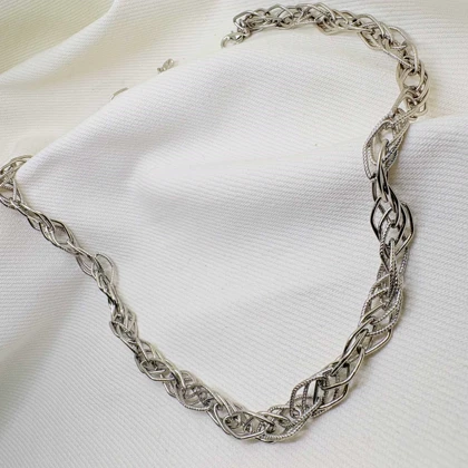 گردنبند برند شین مدل «رشته‌های سیمین» | با آبکاری رادیوم