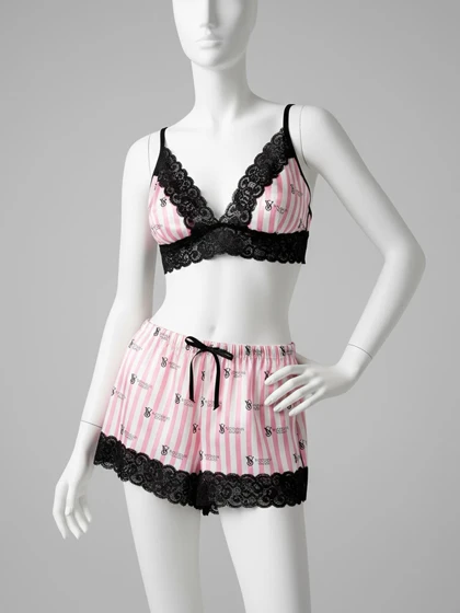 ست لباس خواب نیم‌تنه بند ضربردی و شورتک ساتن و گیپور