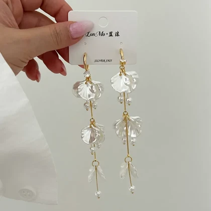 گوشواره زنانه آویز گلبرگ کد 622