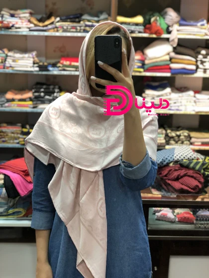 روسری فندی پارچه مارک