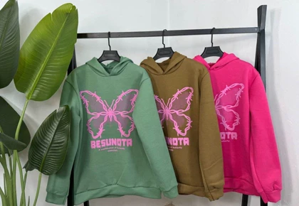 هودی کلاهدار پروانه