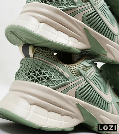 کفش کتانی مردانه و زنانه سبز کرم NIKE vaporfly 3 green