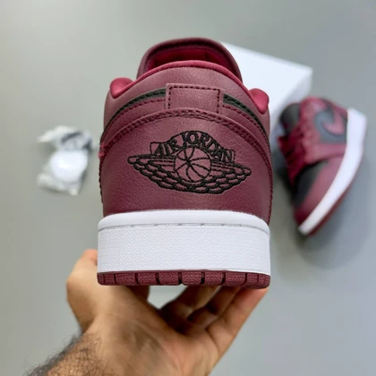 کتانی ویتنامی ایر جردن وان لو مشکی زرشکیNike Air Jordan 1 Low Dark Beetroot Black
