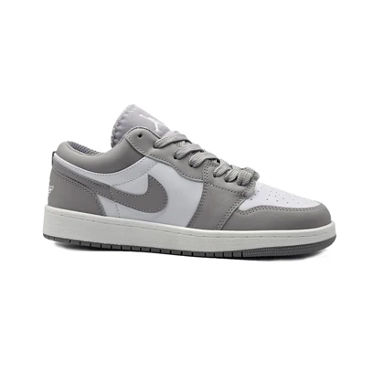 کفش کتانی اسپرت مردانه رنگ سفید طوسی مدل نایک NIKE Jordan 1 low