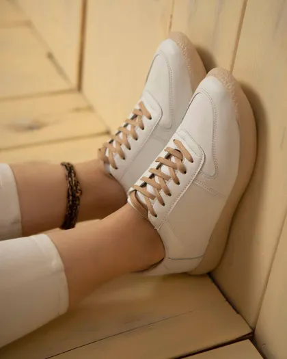 کفش کتانی زنانه آوینا