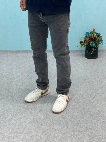 شلوار جین راسته مردانه رنگ طوسی مخصوص افراد کلاسیک پوش / بدون زاپ