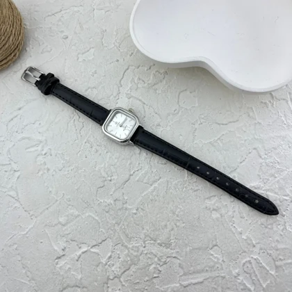 ساعت مچی زنانه طرح فلورا، ظرافت در اوج سادگی