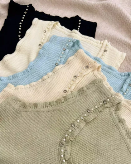 تاپ یقه کار شده با نگین و مروارید کد 5424