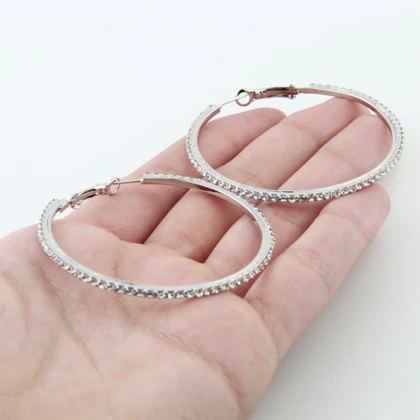 گوشواره زنانه مدل حلقه‌ای نگین‌دار 2 میل