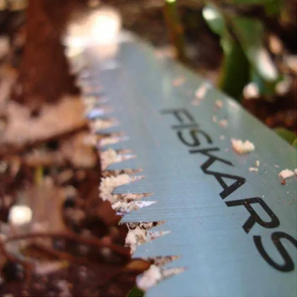 اره FISKARS CURVED HANDLE SW84