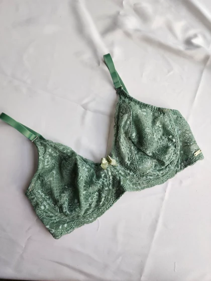 سوتین تک فنردار بدون ابر مینی مایزر SATER SEEN کد: 1060