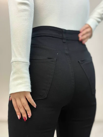 شلوارجین ( بوتکات)دمپا مشکی 8376