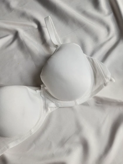 سوتین تک طرح تریومف آلمان فنردار ابرخیلی نازک برند RUMU کد: 15046