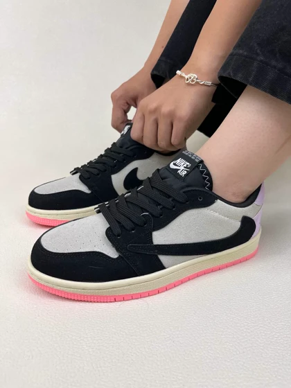 کتانی زنانه ایر جردن وان لو اسکات تراویس نایک AIR jordan 1 | کتانی ونس زنانه ایر جردن وان لو اسکات تراویس نایک AIR jordan 1 low Travis Scott کد 943 کد 351