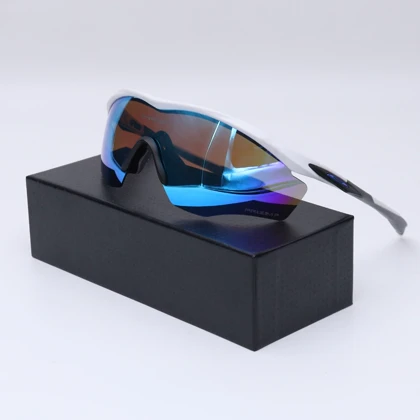 عینک از برند OAKLEY کد 181456