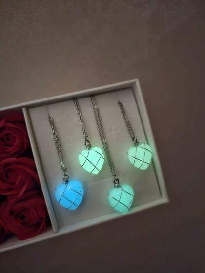 گردنبند قلب شب تاب