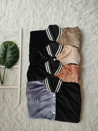 سویشرت مخمل طرح دار زنانه کد 403096