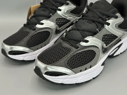 کتانی نایکی وی5کی رانر مشکی سیلور/Nike V5K