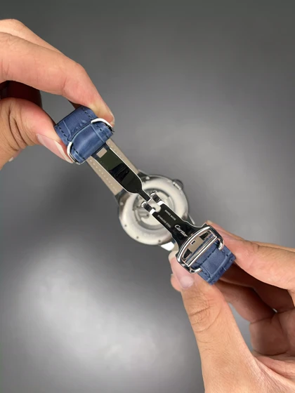 ساعت مچی کارتیه بلن بولو صفحه قلب باز بند چرمی سرمه ای Cartier Ballon Bleu