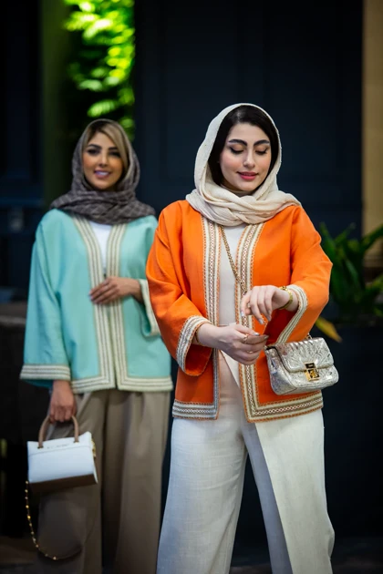 مانتو کرسپو کتی خرجکار کنفی