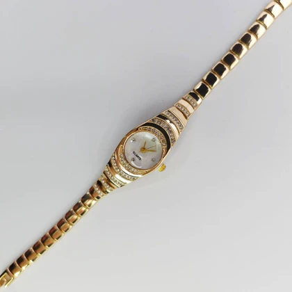 ساعت مچی زنانه مجلسی EHHE نگین‌دار با موتور کوارتز