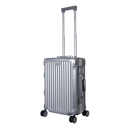 چمدان Traveling مدل Titan سایز کوچک