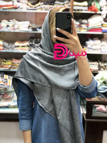 روسری فندی پارچه مارک
