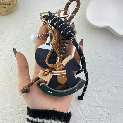 آویز کیف فانتزی طرح سگ چوبی