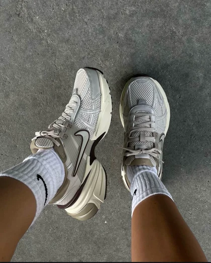 نایک وی تو کی ران Nike v2k run کد 600