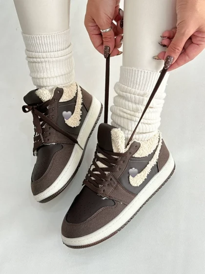 کتانی نایک خزدار