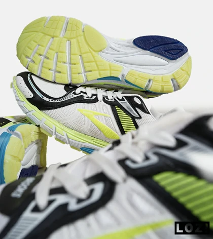 کفش کتانی بزرگ پا سفید مشکی لیمویی BROOKS adrenaline gts 22
