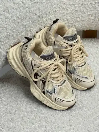 خرید کتانی بچه گانه طرح بالنسیا