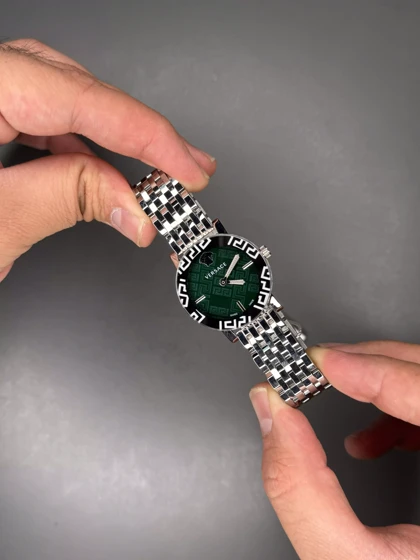 ساعت مچی ورساچه دورحکاکی بند سیلور صفحه سبز Versace