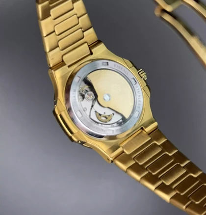 ساعت مچی پتک فیلیپ ناتیلوس بند طلایی صفحه مشکی Patek Philippe Nautilus