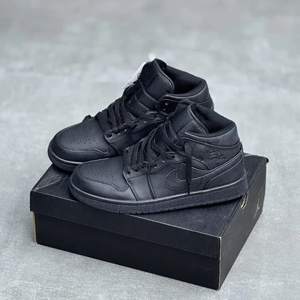 کفش نایک ایر جردن وان ساق‌دار تمام مشکی Nike Air Jordan 1 High Triple Black