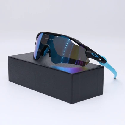 عینک از برند OAKLEY کد 181432