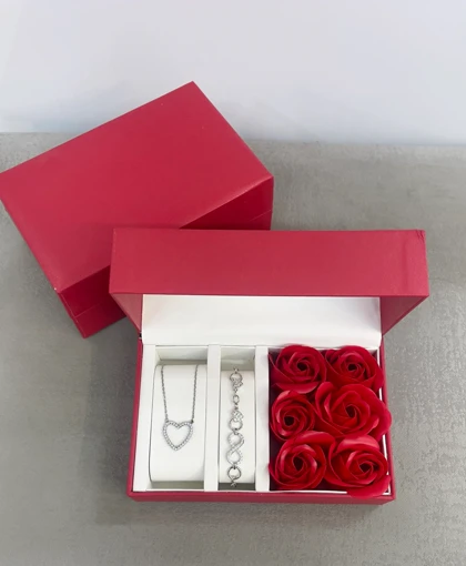 باکس هدیه با گل رز قرمز (باکس خالی)534