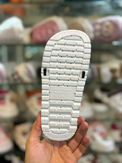 دمپایی بچه گانه سفید