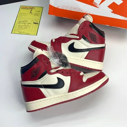 کفش نایک ایر جردن وان ساق‌دار شیکاگو لاست اند فاند Nike Air Jordan 1 High Chicago Lost and Found
