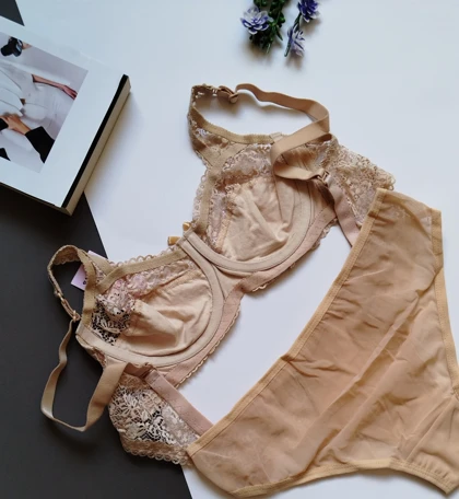 ست شورت و سوتین زنانه گیپور گوشواره ای Ella