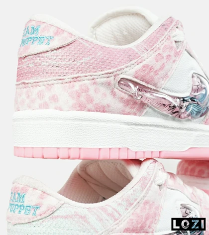 کفش کتانی زنانه صورتی سفید نایک NIKE dunk low steam puppet