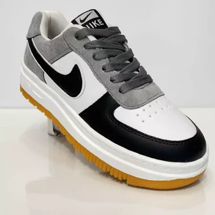 کفش راحتی نایکی مدل جردن سفید مشکی با کفی طبی